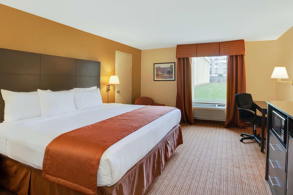 Baymont By Wyndham Charlotte-Airport Coliseum Exterior foto